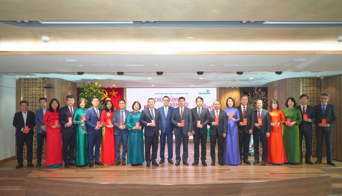 Phó Thống đốc Phạm Quang Dũng thăm, động viên và chúc mừng năm mới cán bộ, nhân viên Vietcombank Phó Thống đốc Phạm Quang Dũng thăm, động viên và chúc mừng năm mới cán bộ, nhân viên Vietcombank