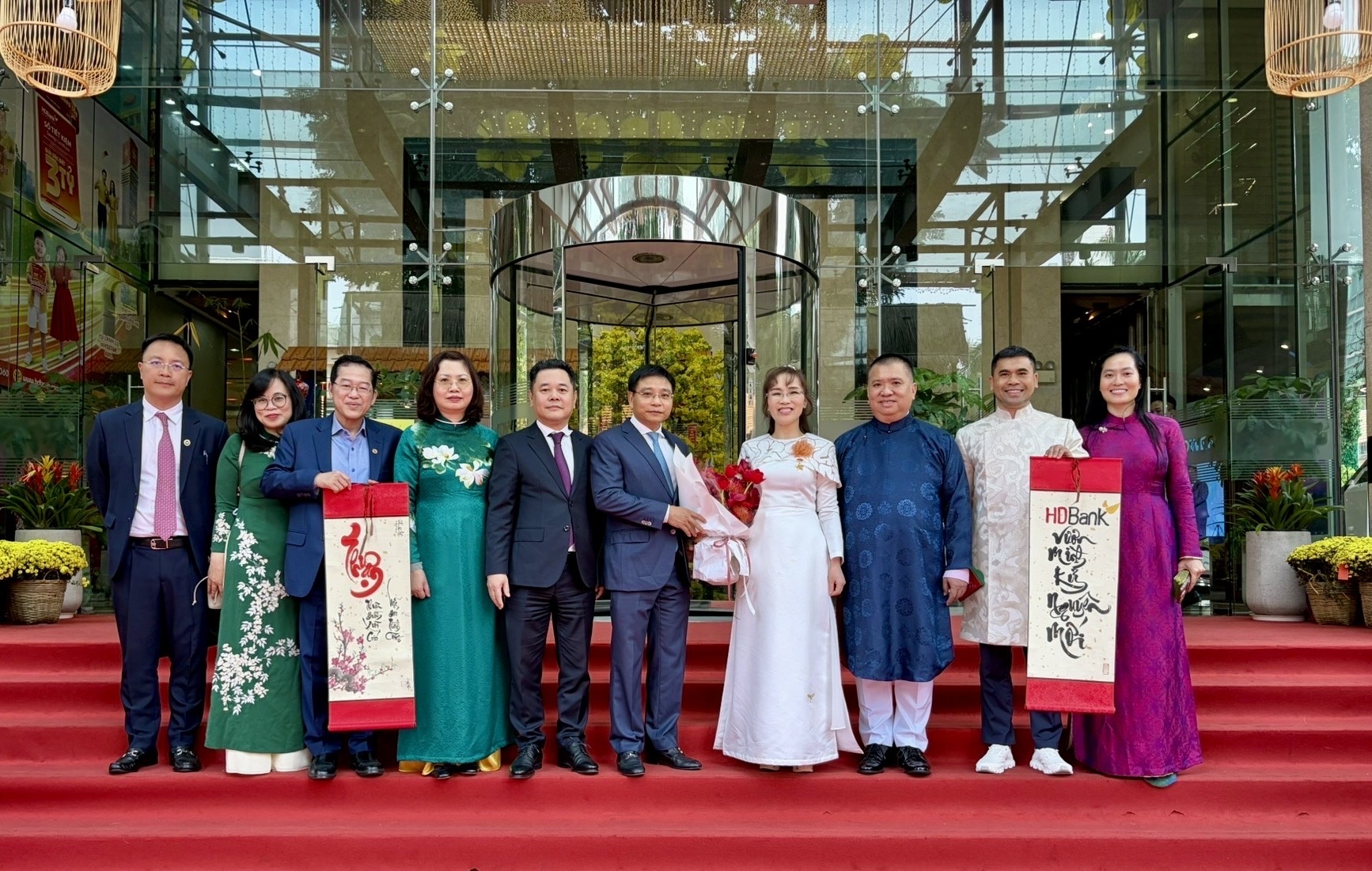 Bộ trưởng Tài chính, Phó Thống đốc Ngân hàng Nhà Nước, Chủ tịch Uỷ ban Chứng khoán Nhà nước xông đất HDBank Xuân Bính Ngọ