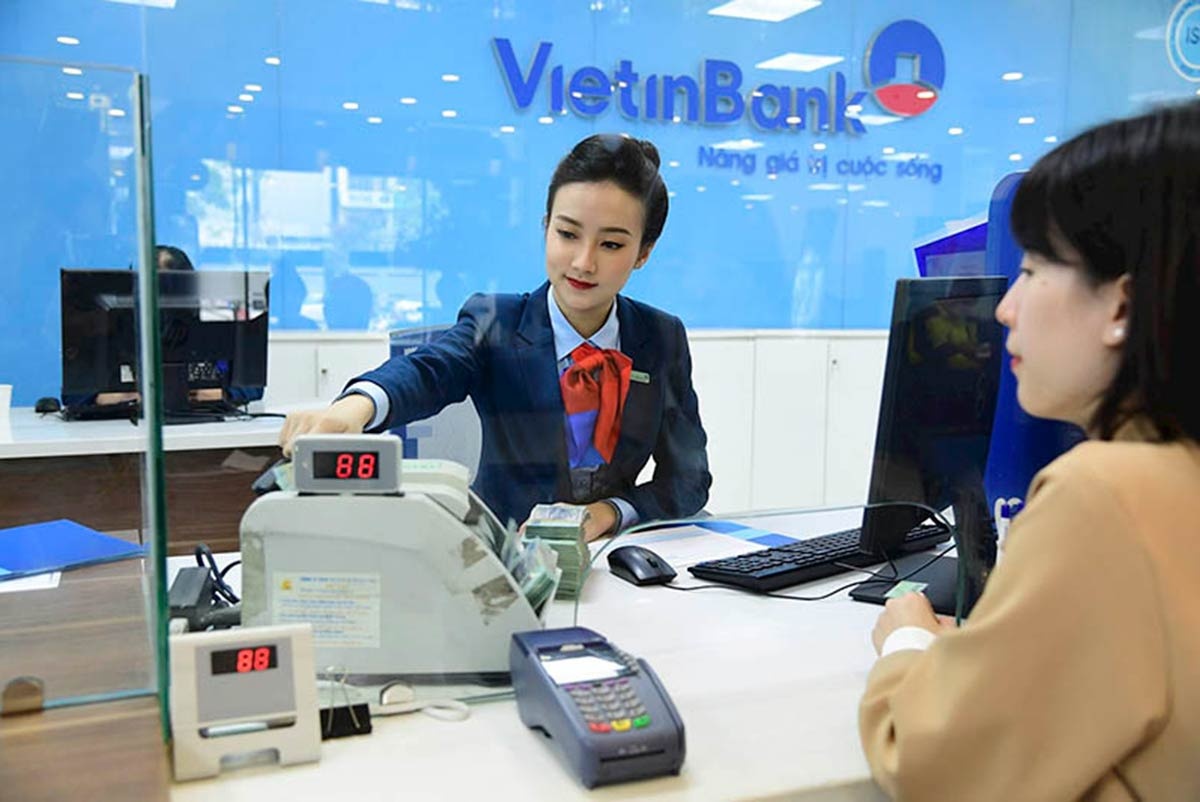 Tái cấu trúc mạng lưới ngân hàng: Từ phòng giao dịch vật lý đến nền tảng số Tái cấu trúc mạng lưới ngân hàng: Từ phòng giao dịch vật lý đến nền tảng số