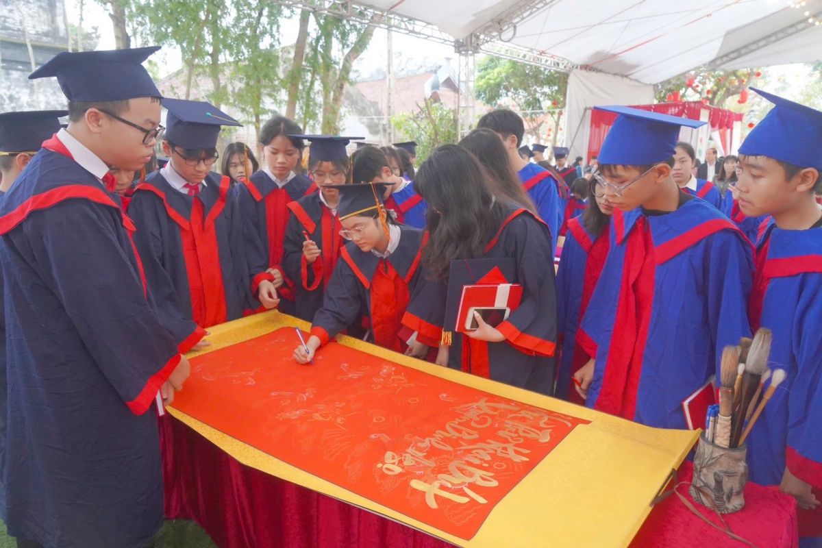 Độc đáo lễ rước kiệu dưới nước tại Lễ hội Đền – Chùa Phượng Vũ 2026 Độc đáo lễ rước kiệu dưới nước tại Lễ hội Đền – Chùa Phượng Vũ 2026