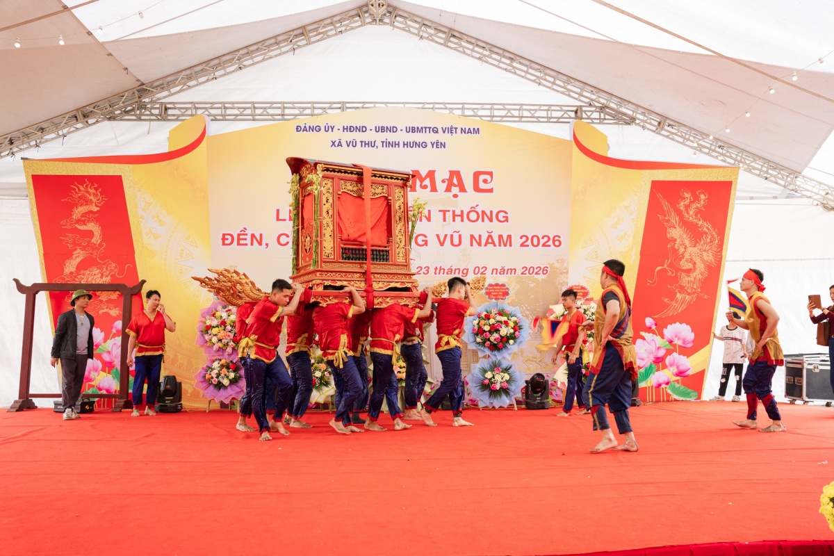 Độc đáo lễ rước kiệu dưới nước tại Lễ hội Đền – Chùa Phượng Vũ 2026 Độc đáo lễ rước kiệu dưới nước tại Lễ hội Đền – Chùa Phượng Vũ 2026