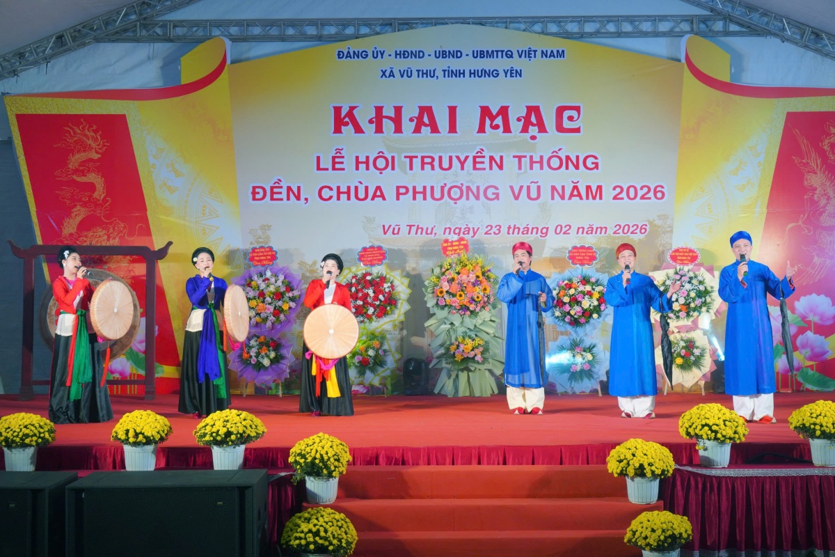 Độc đáo lễ rước kiệu dưới nước tại Lễ hội Đền – Chùa Phượng Vũ 2026 Độc đáo lễ rước kiệu dưới nước tại Lễ hội Đền – Chùa Phượng Vũ 2026