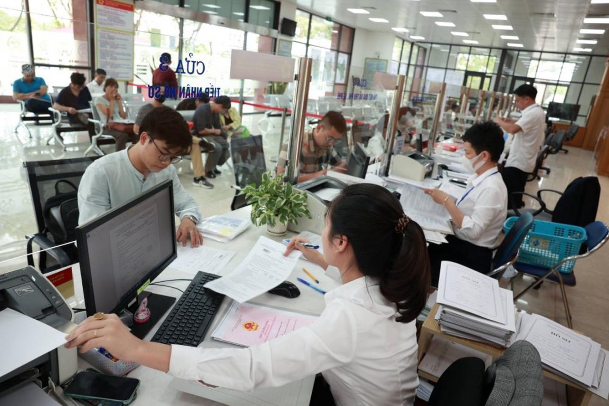 Tinh gọn bộ máy: Giảm tầng nấc, siết kỷ cương, đẩy mạnh chuyển đổi số Tinh gọn bộ máy: Giảm tầng nấc, siết kỷ cương, đẩy mạnh chuyển đổi số