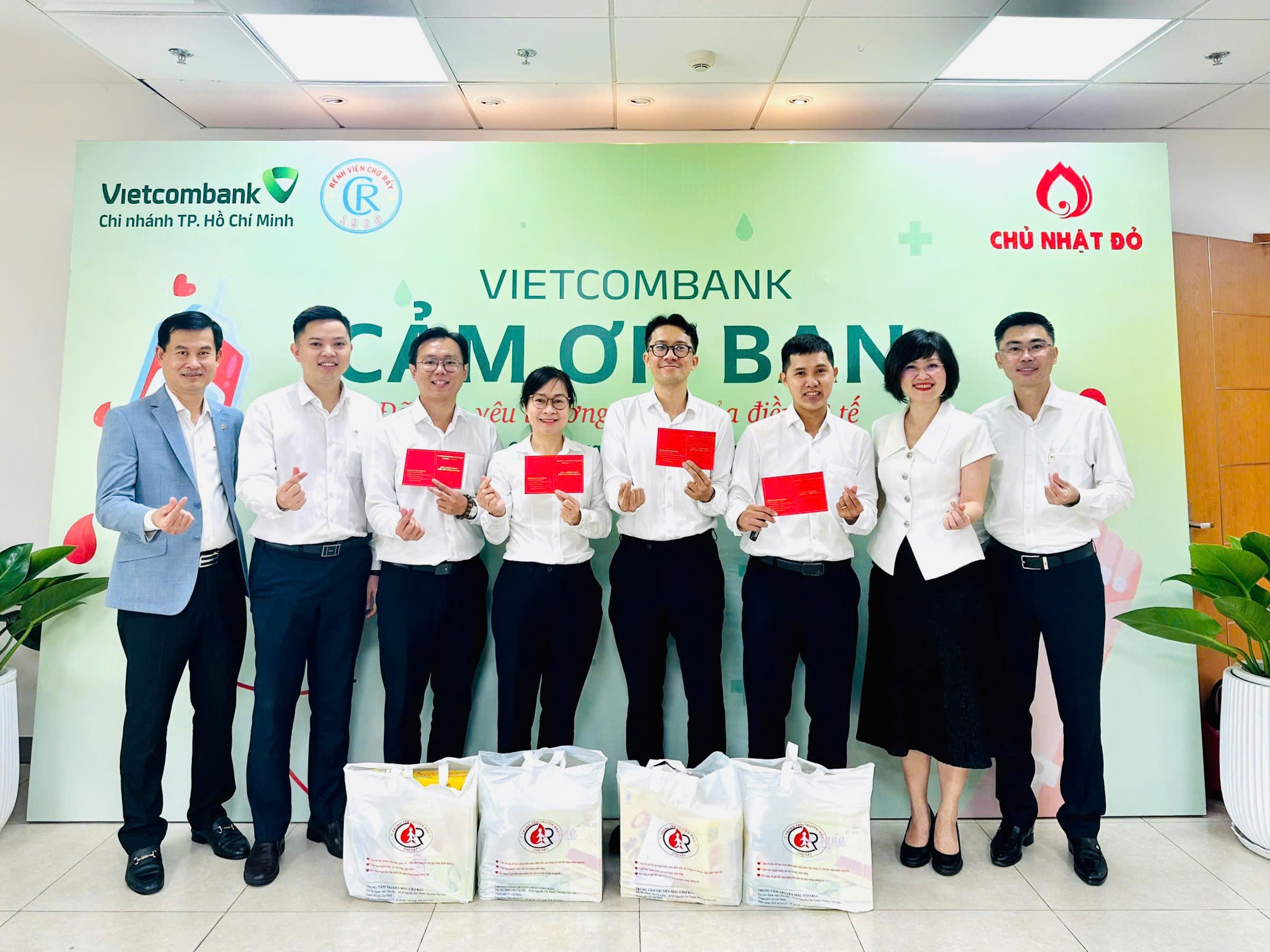 Vietcombank TP. Hồ Chí Minh hiến tặng 222 đơn vị máu, lan tỏa tinh thần “Chủ Nhật Đỏ” trong Tháng Thanh niên Vietcombank TP. Hồ Chí Minh hiến tặng 222 đơn vị máu, lan tỏa tinh thần “Chủ Nhật Đỏ” trong Tháng Thanh niên