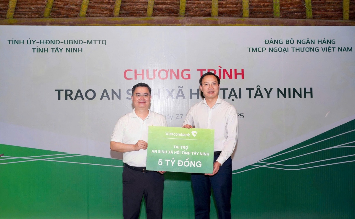 Chủ tịch HĐQT Vietcombank Nguyễn Thanh Tùng ứng cử đại biểu Quốc hội khóa XVI tại đơn vị bầu cử số 12, TP. Hồ Chí Minh Chủ tịch HĐQT Vietcombank Nguyễn Thanh Tùng ứng cử đại biểu Quốc hội khóa XVI tại đơn vị bầu cử số 12, TP. Hồ Chí Minh