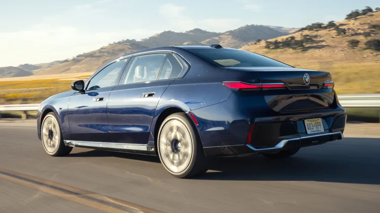 BMW vô tình làm rò rỉ thông tin về các mẫu xe sắp ra mắt năm 2027