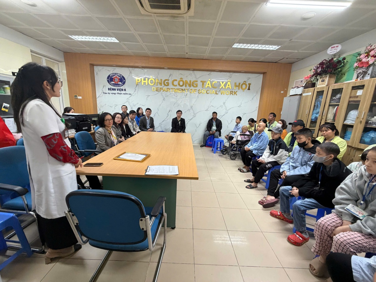 Thanh tra NHNN chung tay chia sẻ với các bệnh nhân nhi có hoàn cảnh khó khăn tại Bệnh viện K cơ sở 3