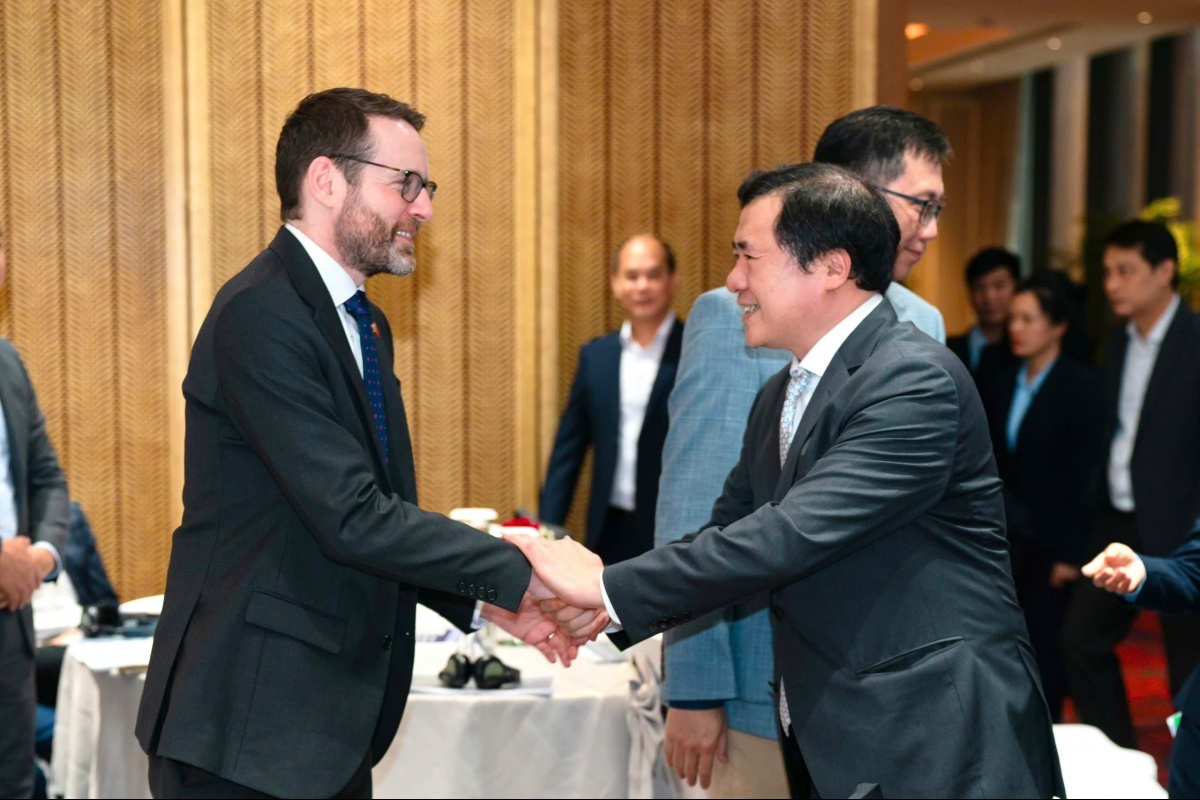 Hợp tác Việt Nam - Vương quốc Anh: Mở rộng dư địa phát triển thị trường hàng hóa và phái sinh