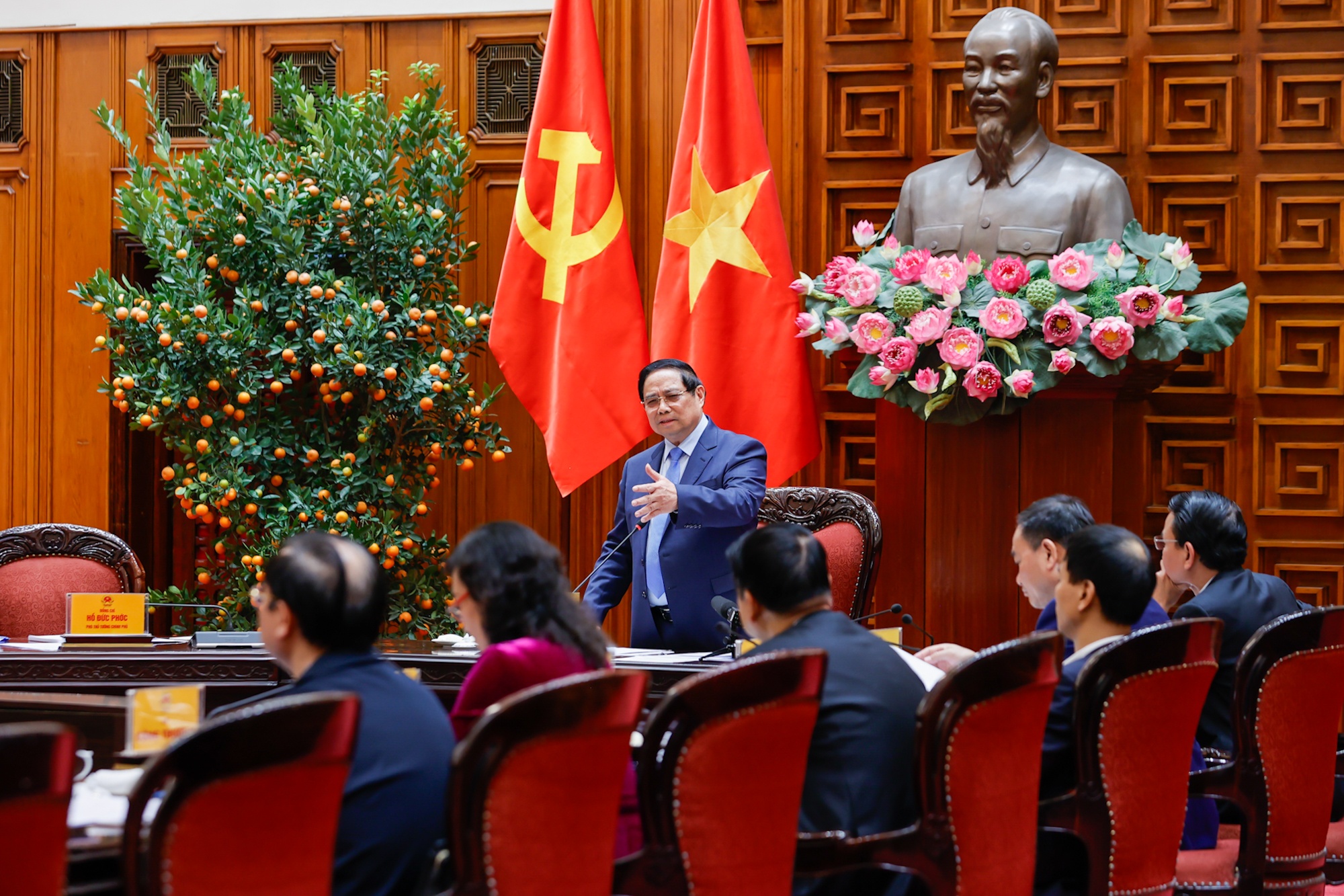 Thủ tướng nhấn mạnh phải chuyển trạng thái từ phụ thuộc nhiều vào nguồn vốn tín dụng cho phát triển sang huy động, đa dạng hóa các nguồn vốn hợp pháp khác - Ảnh: VGP/Nhật Bắc