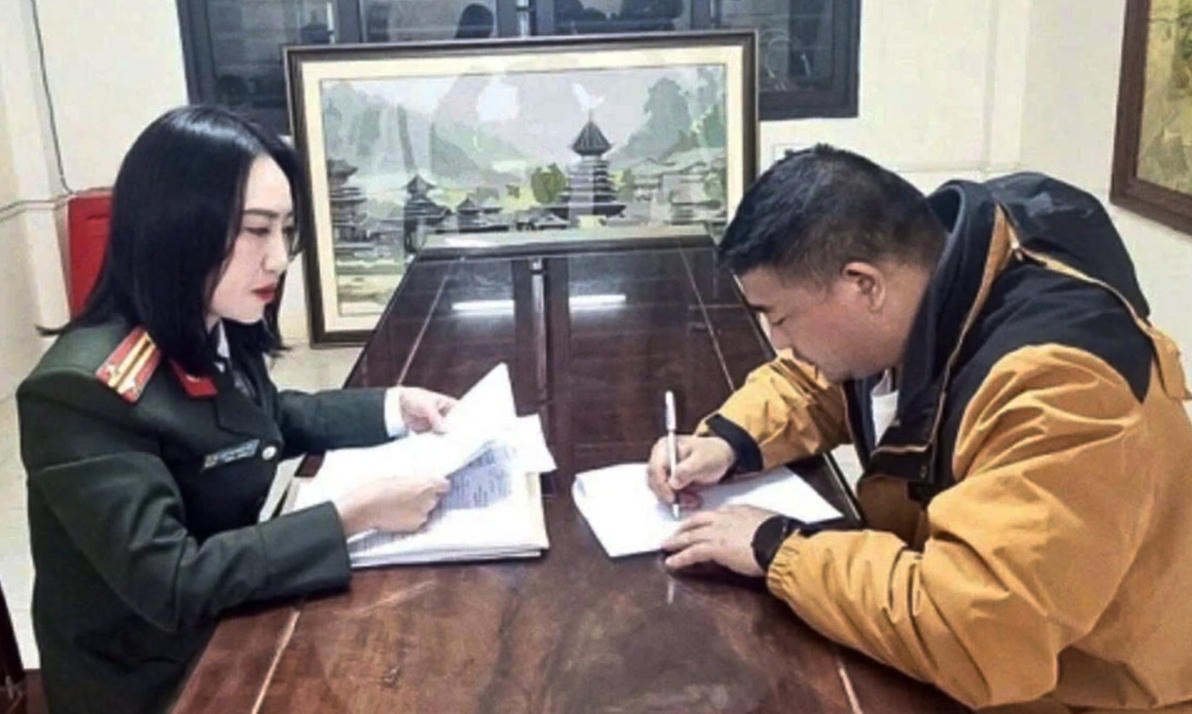 Cơ quan công an làm việc, đấu tranh với một đối tượng. Ảnh: Công an Phú Thọ. Cơ quan công an làm việc, đấu tranh với một đối tượng. Ảnh: Công an Phú Thọ.
