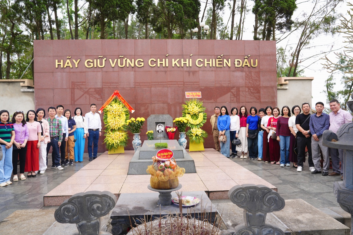 Đảng bộ Thời báo Ngân hàng sinh hoạt chuyên đề tìm hiểu thân thế, sự nghiệp cách mạng của cố Tổng Bí thư Trần Phú Đảng bộ Thời báo Ngân hàng sinh hoạt chuyên đề tìm hiểu thân thế, sự nghiệp cách mạng của cố Tổng Bí thư Trần Phú