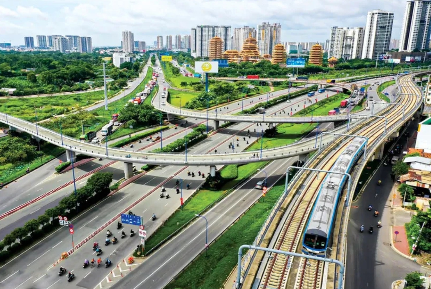 TP. Hồ Chí Minh: Bứt phá hạ tầng tạo “đòn bẩy” tái cấu trúc tăng trưởng TP. Hồ Chí Minh: Bứt phá hạ tầng tạo “đòn bẩy” tái cấu trúc tăng trưởng