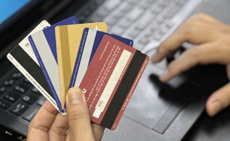 Bộ Công an cảnh báo thủ đoạn lôi kéo sinh viên mở tài khoản ngân hàng, tiếp tay cho tội phạm- Ảnh 1. Bộ Công an cảnh báo thủ đoạn lôi kéo sinh viên mở tài khoản ngân hàng, tiếp tay cho tội phạm- Ảnh 1.