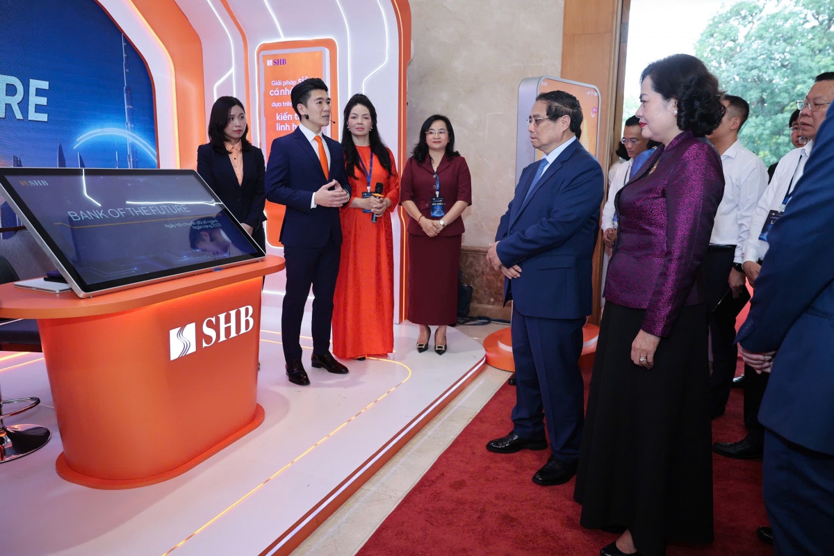 Phó Chủ tịch SHB Đỗ Quang Vinh và chiến lược “5 First” – nền tảng công nghệ gắn với phát triển bền vững hiệu quả Phó Chủ tịch SHB Đỗ Quang Vinh và chiến lược “5 First” – nền tảng công nghệ gắn với phát triển bền vững hiệu quả