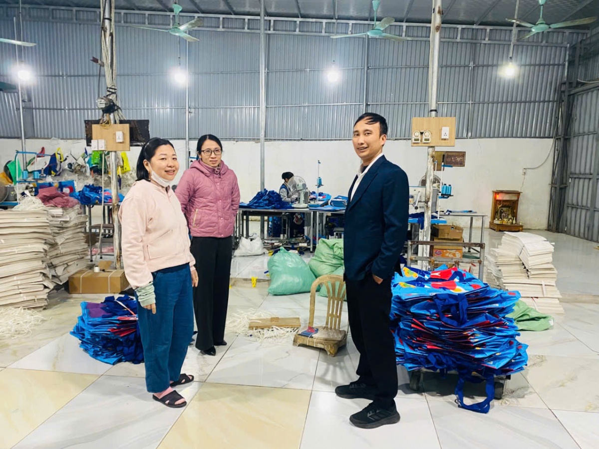 Từ sự tiếp sức của QTDND Thiệu Viên, chị Hạnh đã đầu tư phát triển cơ sở gia công hàng xuất khẩu, mang lại hiệu quả kinh tế cao