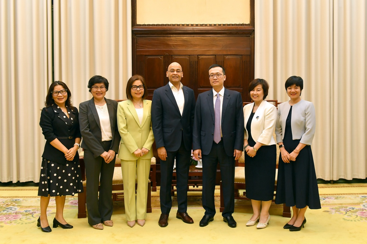 Phó Thống đốc Phạm Quang Dũng làm việc với Tổng Giám đốc điều hành Citibank khu vực Nam Á và ASEAN Phó Thống đốc Phạm Quang Dũng làm việc với Tổng Giám đốc điều hành Citibank khu vực Nam Á và ASEAN