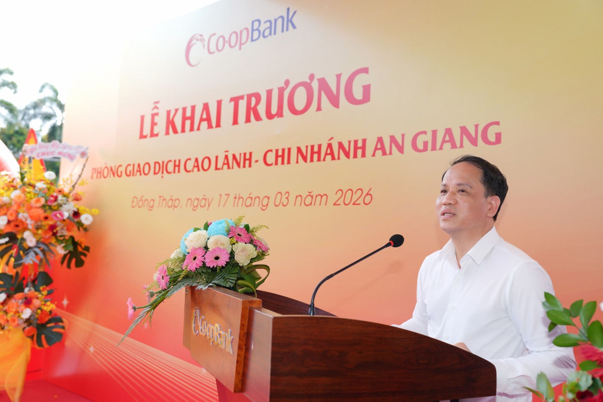 Ông Phạm Minh Tú - Giám đốc NHNN khu vực 13 phát biểu tại buổi lễ Ông Phạm Minh Tú - Giám đốc NHNN khu vực 13 phát biểu tại buổi lễ