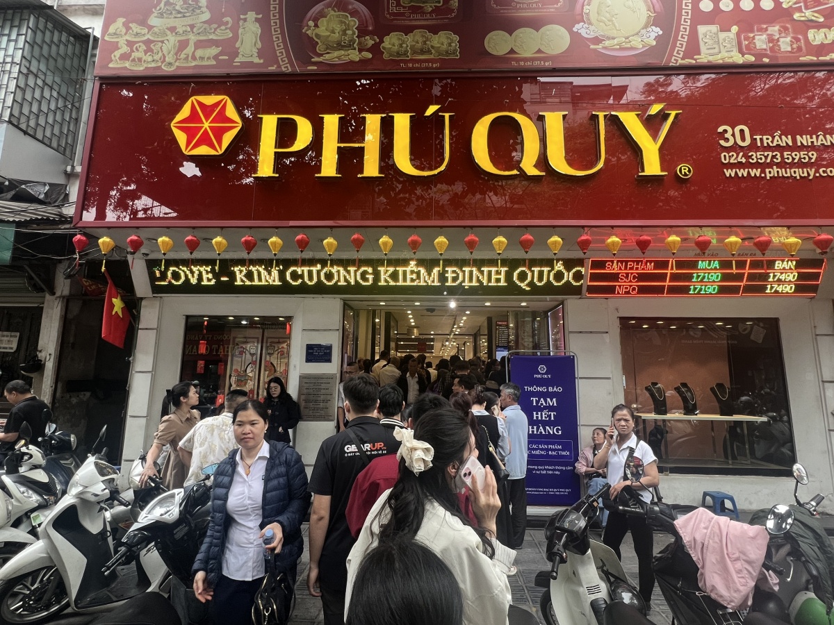 “Lướt sóng” vàng: Cảnh báo rủi ro từ cơn sốt ngắn hạn “Lướt sóng” vàng: Cảnh báo rủi ro từ cơn sốt ngắn hạn