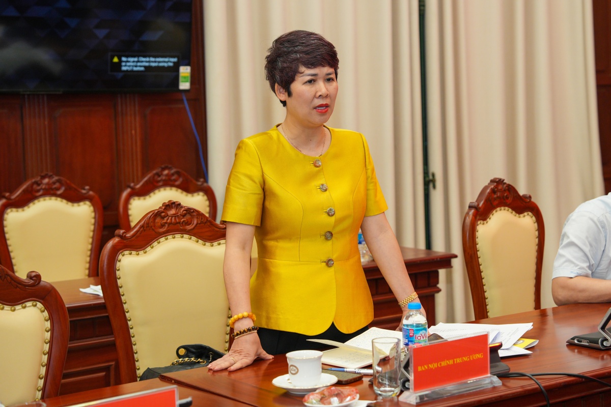 Đảng ủy Ngân hàng Nhà nước triển khai đồng bộ, quyết liệt các nhiệm vụ chính trị được giao Đảng ủy Ngân hàng Nhà nước triển khai đồng bộ, quyết liệt các nhiệm vụ chính trị được giao