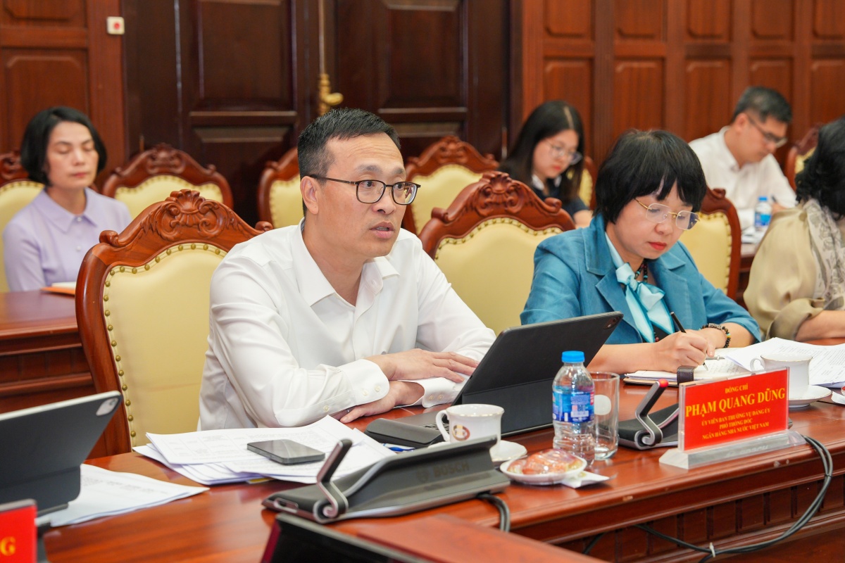 Đảng ủy Ngân hàng Nhà nước triển khai đồng bộ, quyết liệt các nhiệm vụ chính trị được giao Đảng ủy Ngân hàng Nhà nước triển khai đồng bộ, quyết liệt các nhiệm vụ chính trị được giao