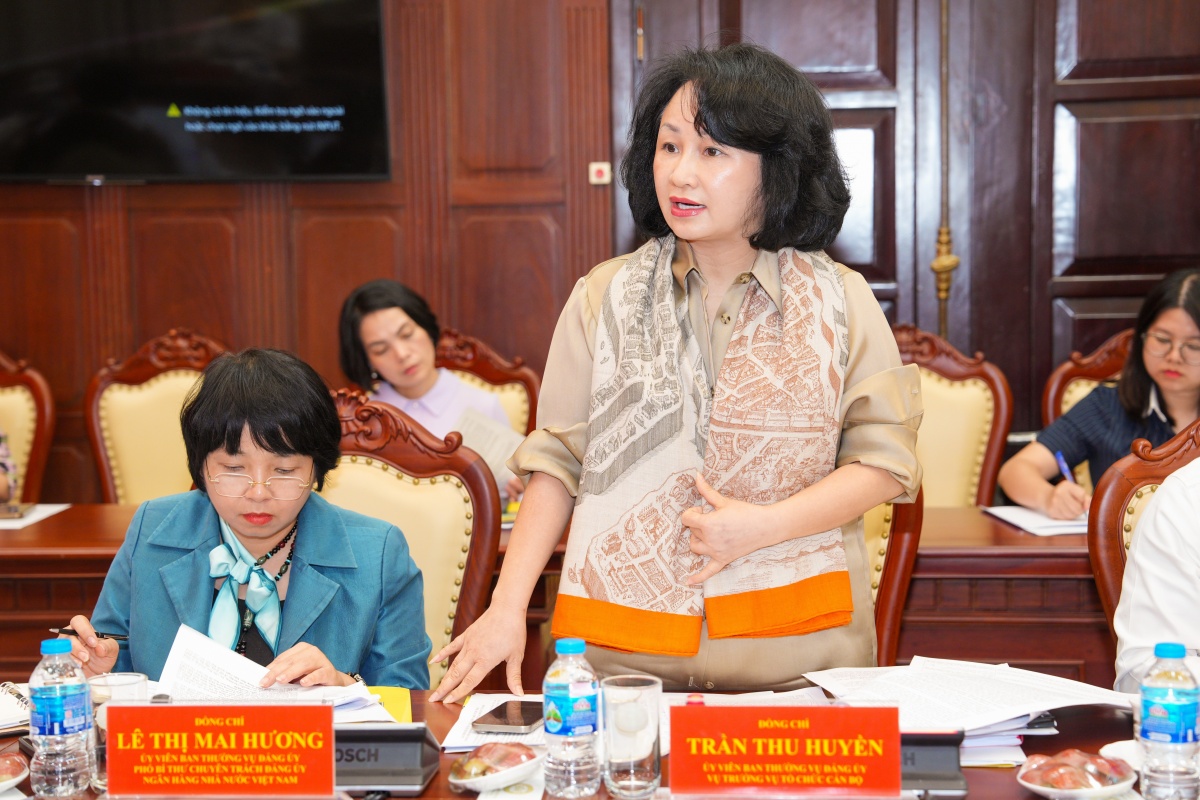 Đảng ủy Ngân hàng Nhà nước triển khai đồng bộ, quyết liệt các nhiệm vụ chính trị được giao Đảng ủy Ngân hàng Nhà nước triển khai đồng bộ, quyết liệt các nhiệm vụ chính trị được giao