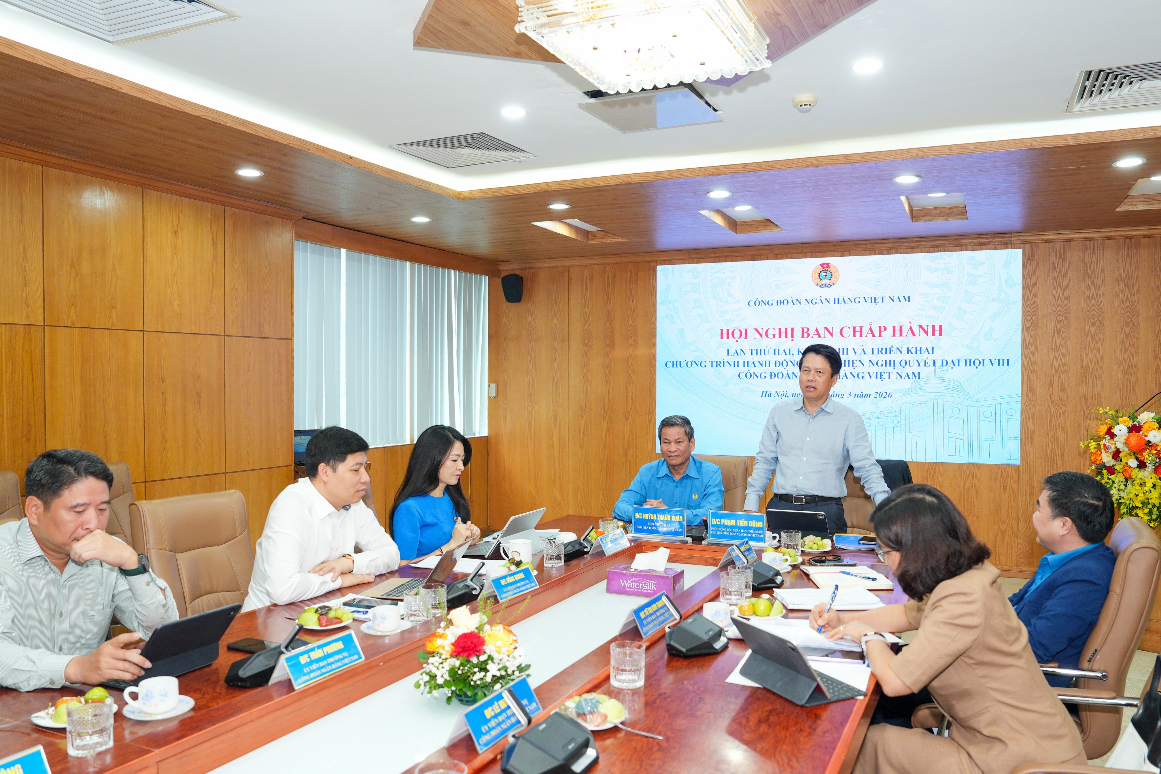 Phó Thống đốc Ngân hàng Nhà nước, Chủ tịch Công đoàn NHVN Phạm Tiến Dũng phát biểu tại hội nghị. Ảnh: Hoàng Giáp Phó Thống đốc Ngân hàng Nhà nước, Chủ tịch Công đoàn NHVN Phạm Tiến Dũng phát biểu tại hội nghị. Ảnh: Hoàng Giáp