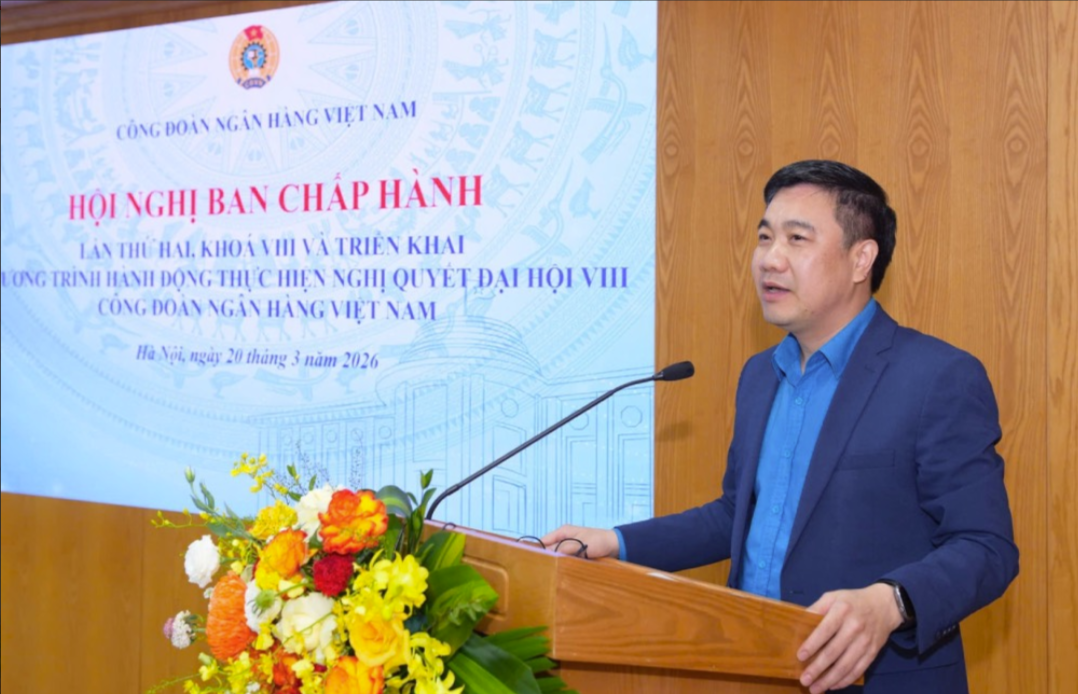 Ông Nguyễn Thành Trung – Phó Chủ tịch Công đoàn NHVN phát biểu tại hội nghị. Ảnh: Hoàng Giáp Ông Nguyễn Thành Trung – Phó Chủ tịch Công đoàn NHVN phát biểu tại hội nghị. Ảnh: Hoàng Giáp