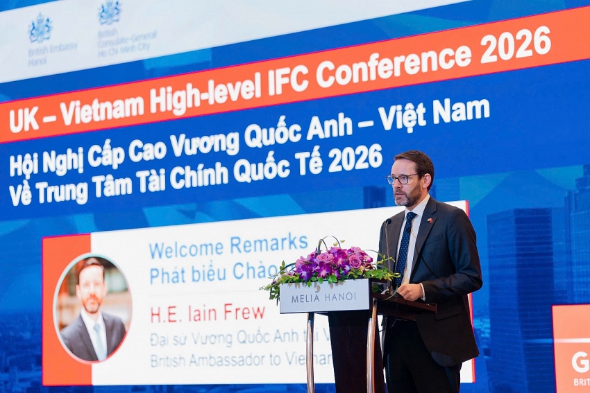 Đại sứ Anh Iain Frew cho biết, Việt Nam đang triển khai những bước đi vững chắc, mang tính chiến lược nhằm xây dựng một Trung tâm tài chính quốc tế hiện đại và kết nối toàn cầu