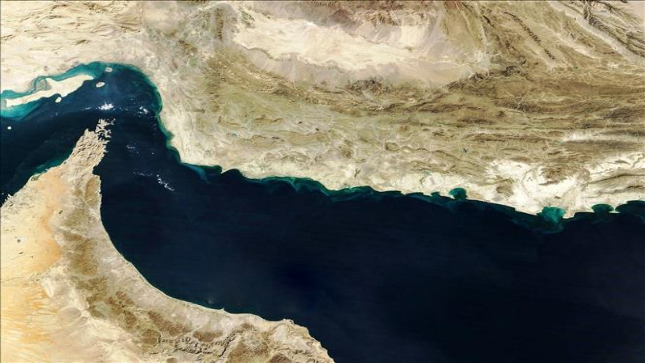 Hình ảnh từ vệ tinh Terra của NASA về eo biển Hormuz Hình ảnh từ vệ tinh Terra của NASA về eo biển Hormuz