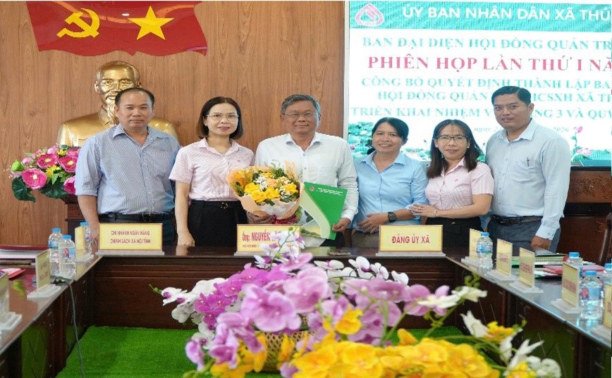 Phiên họp lần thứ I của Ban đại diện HĐQT NHCSXH xã Thủ Thừa Phiên họp lần thứ I của Ban đại diện HĐQT NHCSXH xã Thủ Thừa