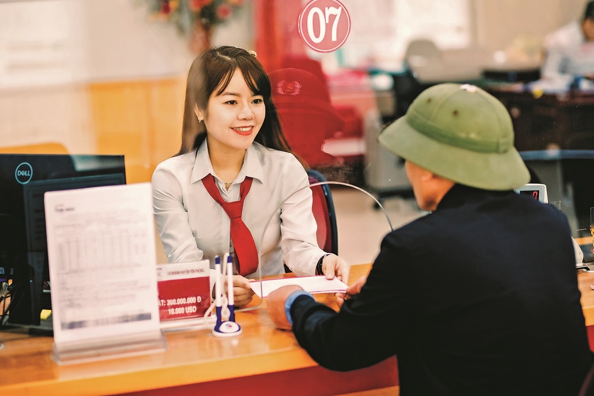 Ngân hàng giúp doanh nghiệp tiếp cận vốn thuận lợi hơn với chi phí thấp Ngân hàng giúp doanh nghiệp tiếp cận vốn thuận lợi hơn với chi phí thấp