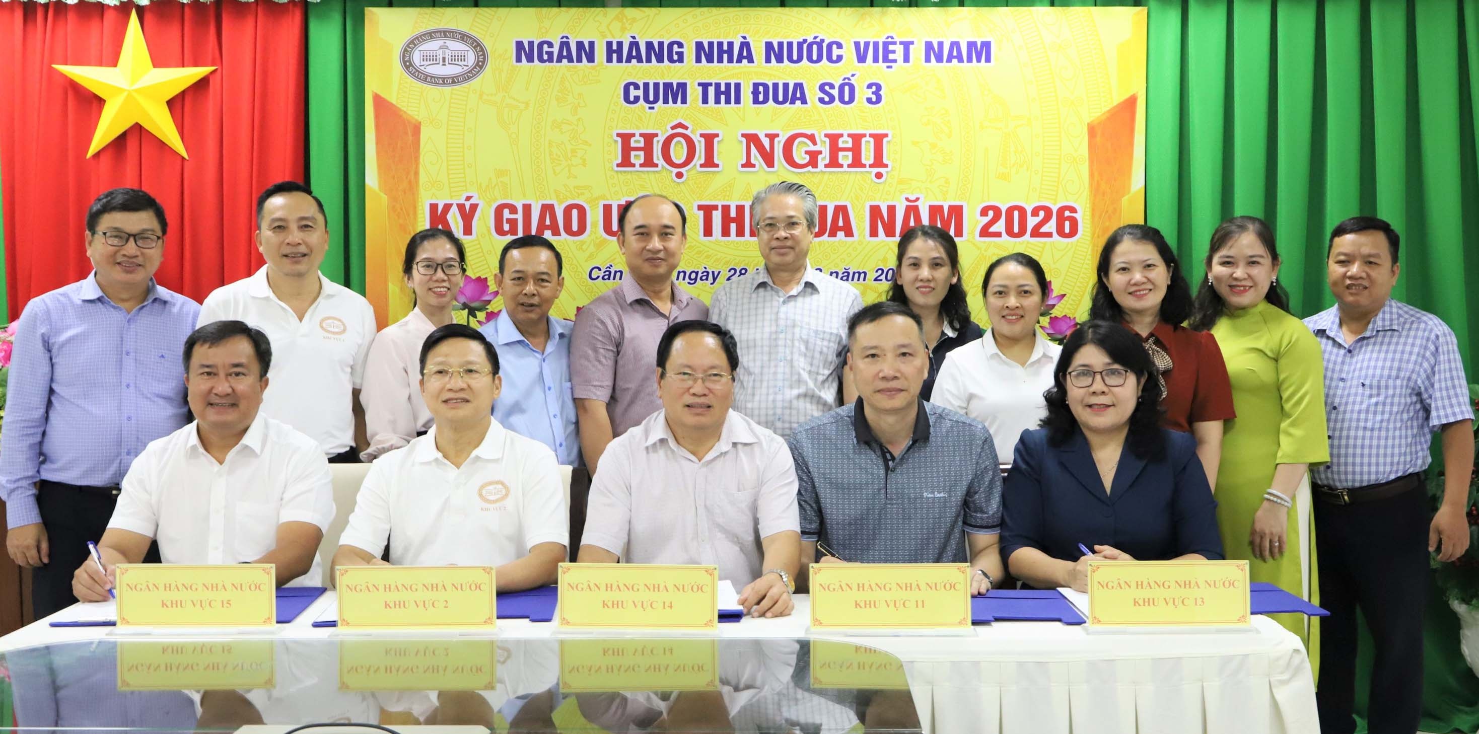 Các NHNN khu vực thuộc Cụm Thi đua số 3 thực hiện ký kết giao ước thi đua năm 2026 Các NHNN khu vực thuộc Cụm Thi đua số 3 thực hiện ký kết giao ước thi đua năm 2026