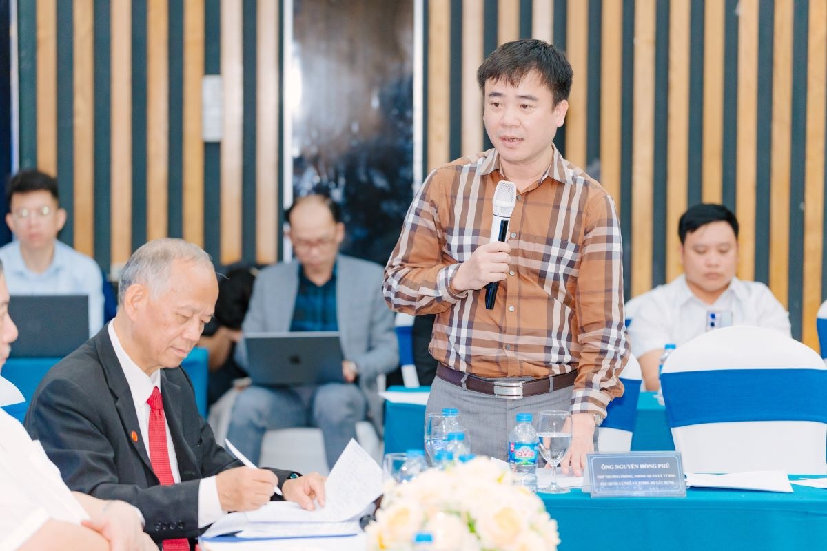 Ông Nguyễn Hồng Phú phát biểu tại hội thảo Ông Nguyễn Hồng Phú phát biểu tại hội thảo