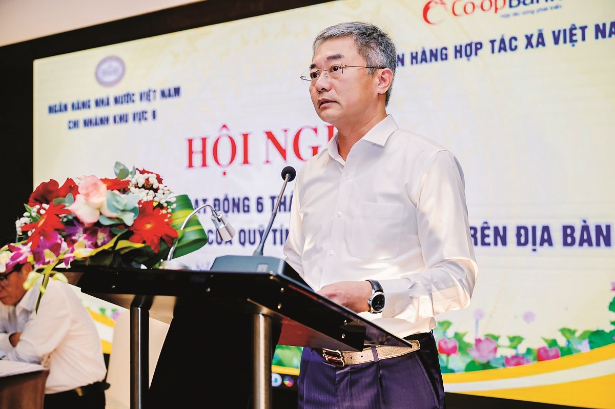 Đồng chí Nguyễn Quốc Cường - Bí thư Đảng ủy, Chủ tịch Hội đồng quản trị Co-opBank phát biểu tại Hội nghị Sơ kết hoạt động 6 tháng đầu năm 2025 và triển khai nhiệm vụ của QTDND trên địa bàn Khu vực 9 do Co-opBank phối hợp cùng NHNN Khu vực 9 tổ chức Đồng chí Nguyễn Quốc Cường - Bí thư Đảng ủy, Chủ tịch Hội đồng quản trị Co-opBank phát biểu tại Hội nghị Sơ kết hoạt động 6 tháng đầu năm 2025 và triển khai nhiệm vụ của QTDND trên địa bàn Khu vực 9 do Co-opBank phối hợp cùng NHNN Khu vực 9 tổ chức