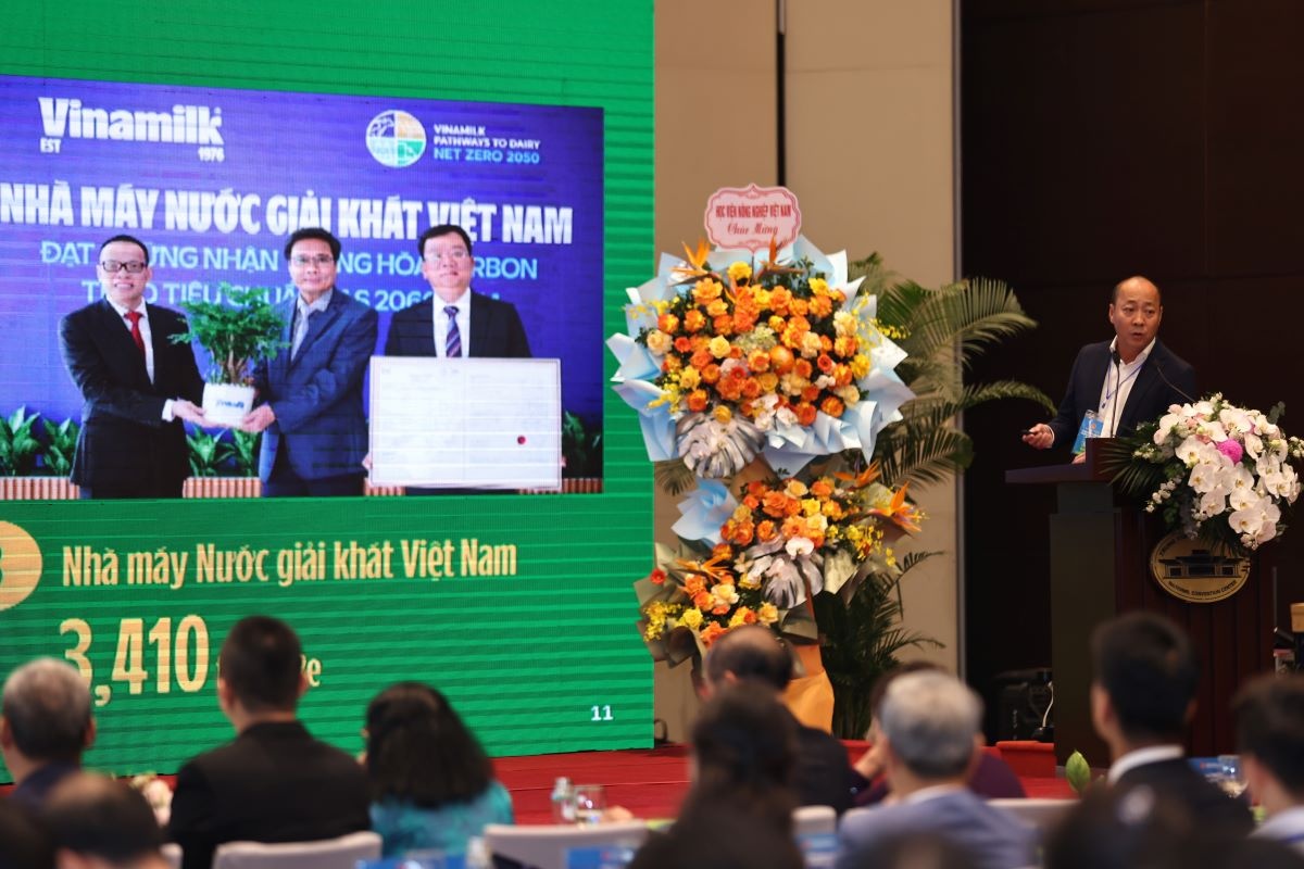 Ông Đoàn Quốc Khánh - Giám đốc Điều hành Phát triển Vùng nguyên liệu Vinamilk – phát biểu tại hội nghị Ông Đoàn Quốc Khánh - Giám đốc Điều hành Phát triển Vùng nguyên liệu Vinamilk – phát biểu tại hội nghị