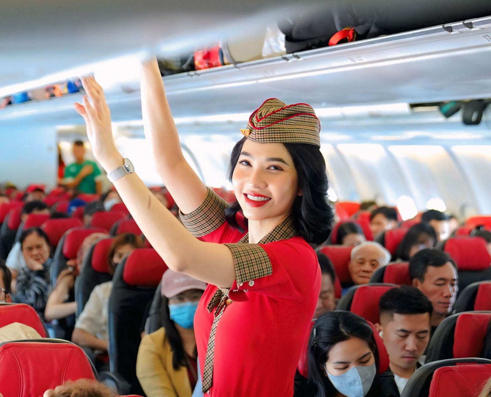 Vietjet ưu đãi đón hè với vé Deluxe giảm tới 15%