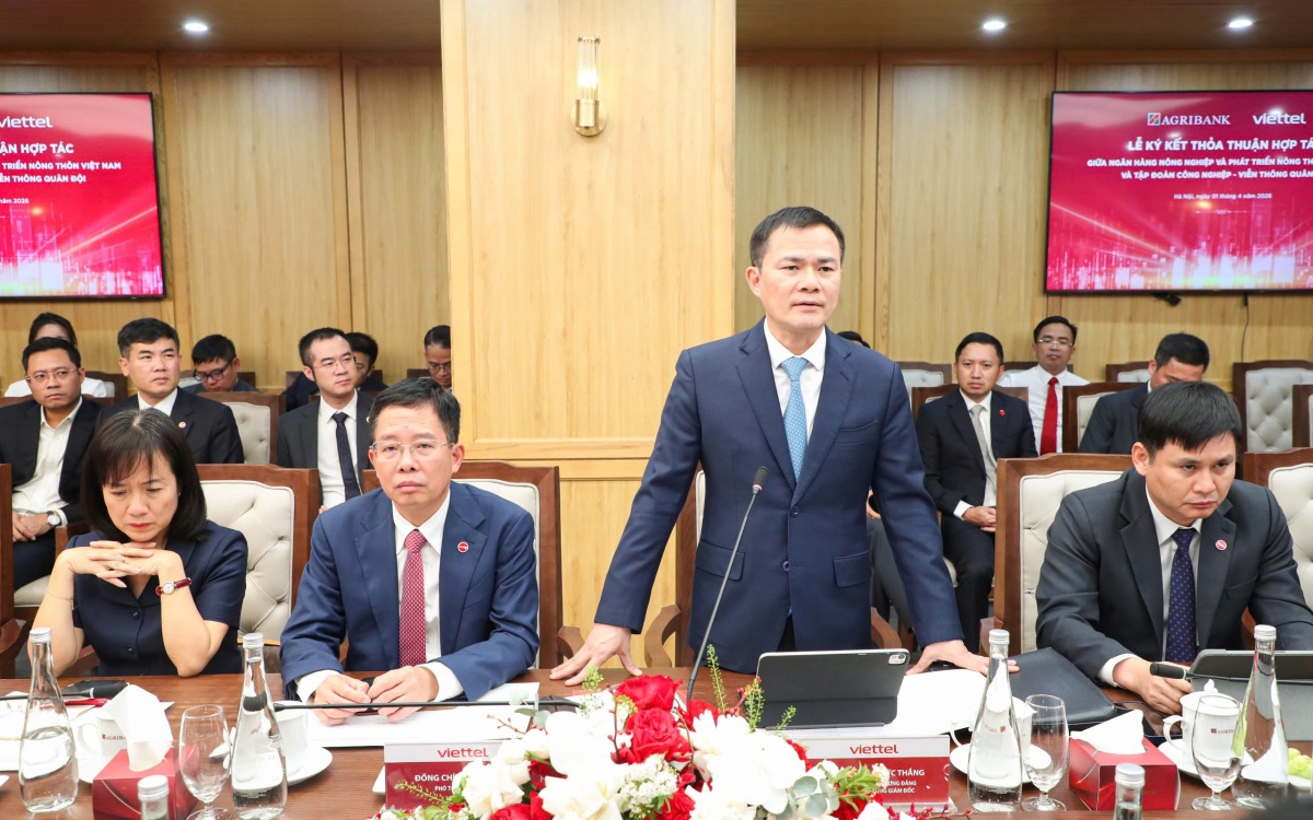 Đồng chí Tào Đức Thắng - Ủy viên Trung ương Đảng, Chủ tịch kiêm Tổng Giám đốc Tập đoàn Viettel phát biểu tại Lễ ký kết Đồng chí Tào Đức Thắng - Ủy viên Trung ương Đảng, Chủ tịch kiêm Tổng Giám đốc Tập đoàn Viettel phát biểu tại Lễ ký kết