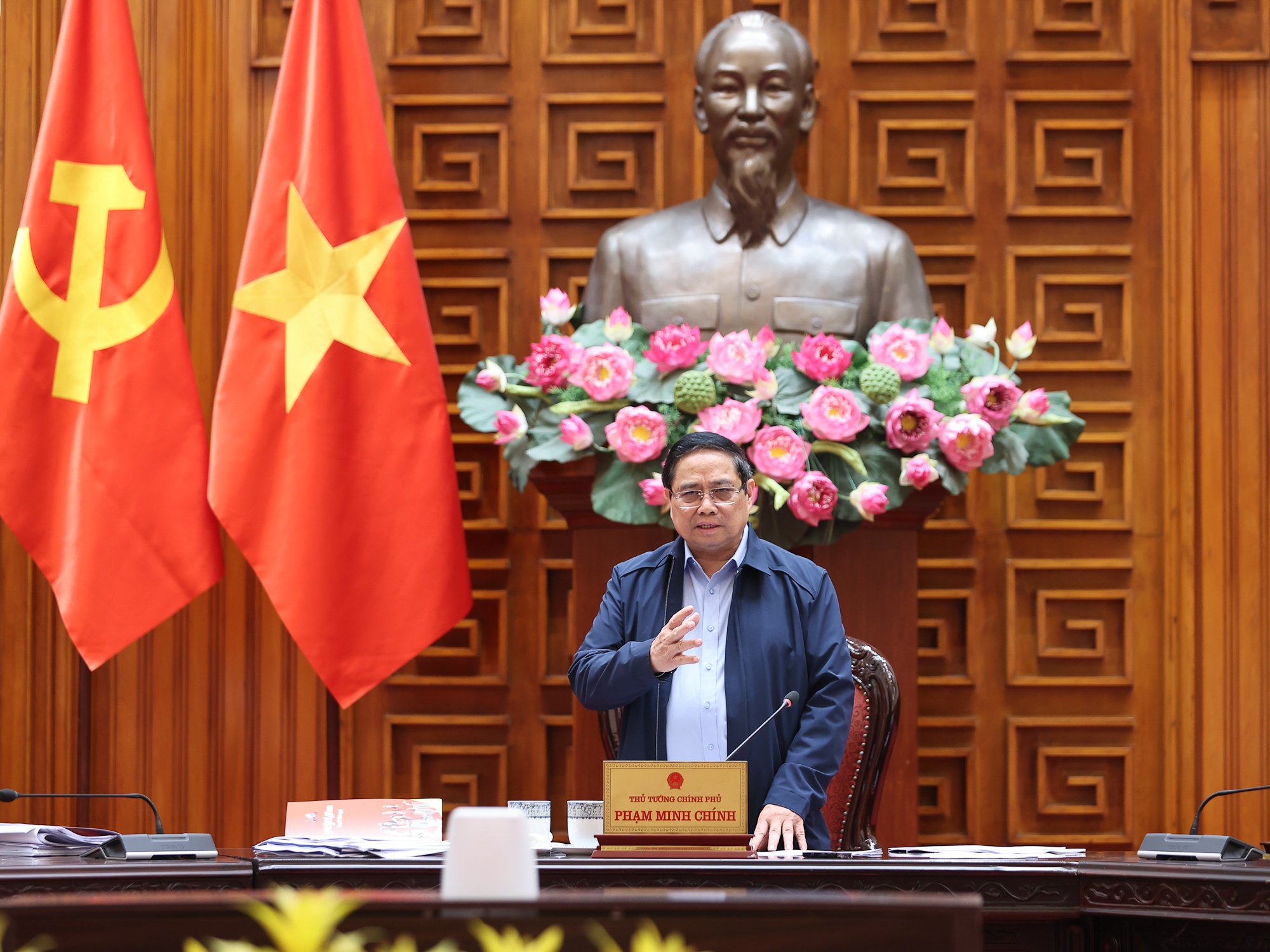 Thủ tướng hoan nghênh các bộ ngành, cơ quan liên quan đã khẩn trương xây dựng Đề án Trung tâm lọc hóa dầu và năng lượng quốc gia - Ảnh: VGP/Nhật Bắc