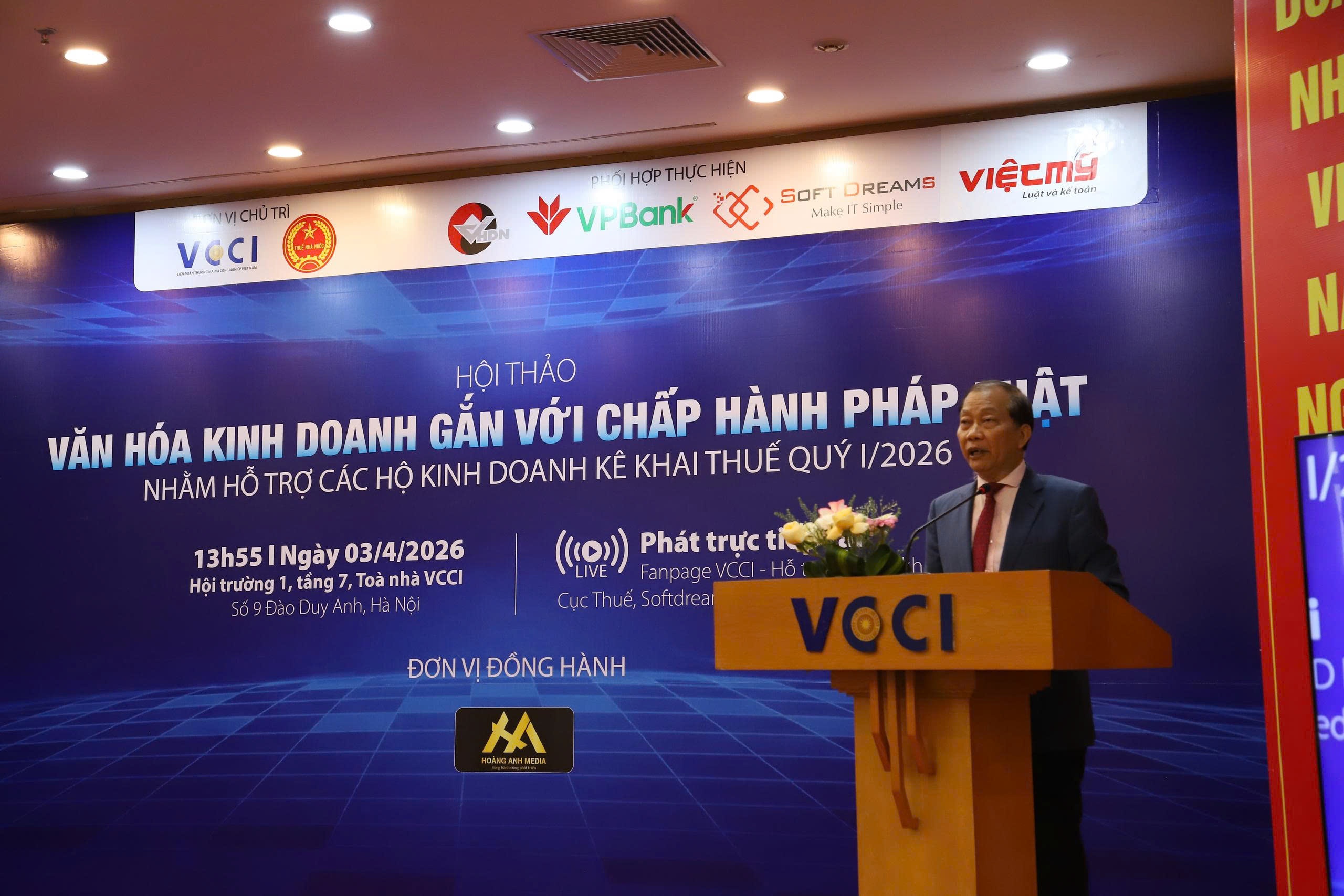 Ông Hoàng Quang Phòng nhấn mạnh, tuân thủ pháp luật, đặc biệt là nghĩa vụ thuế, không chỉ là trách nhiệm mà còn là nội dung gắn với văn hóa kinh doanh và đạo đức doanh nhân. Ông Hoàng Quang Phòng nhấn mạnh, tuân thủ pháp luật, đặc biệt là nghĩa vụ thuế, không chỉ là trách nhiệm mà còn là nội dung gắn với văn hóa kinh doanh và đạo đức doanh nhân.