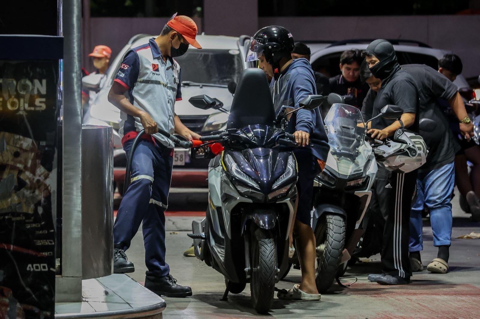 Giá xăng tại Philippines đã tăng gấp đôi (Ảnh: TTXVN) Giá xăng tại Philippines đã tăng gấp đôi (Ảnh: TTXVN)