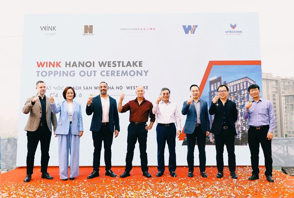 Le Cat noc Khach san Wink Hanoi Westlake'