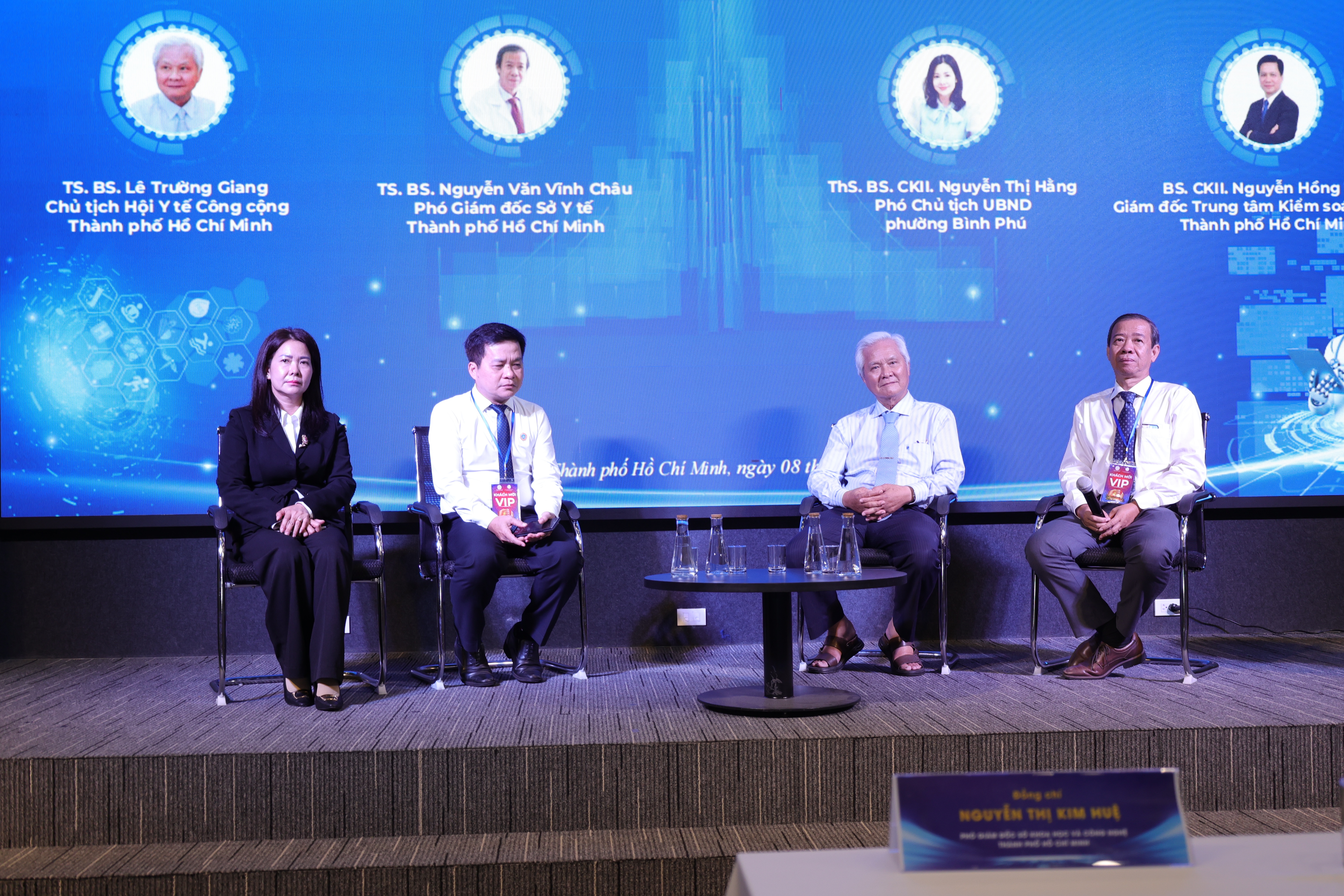 Healthcare Founder Meetup là nơi các startup thuyết trình giải pháp trước chuyên gia, bệnh viện và nhà đầu tư để tìm kiếm cơ hội hợp tác Healthcare Founder Meetup là nơi các startup thuyết trình giải pháp trước chuyên gia, bệnh viện và nhà đầu tư để tìm kiếm cơ hội hợp tác