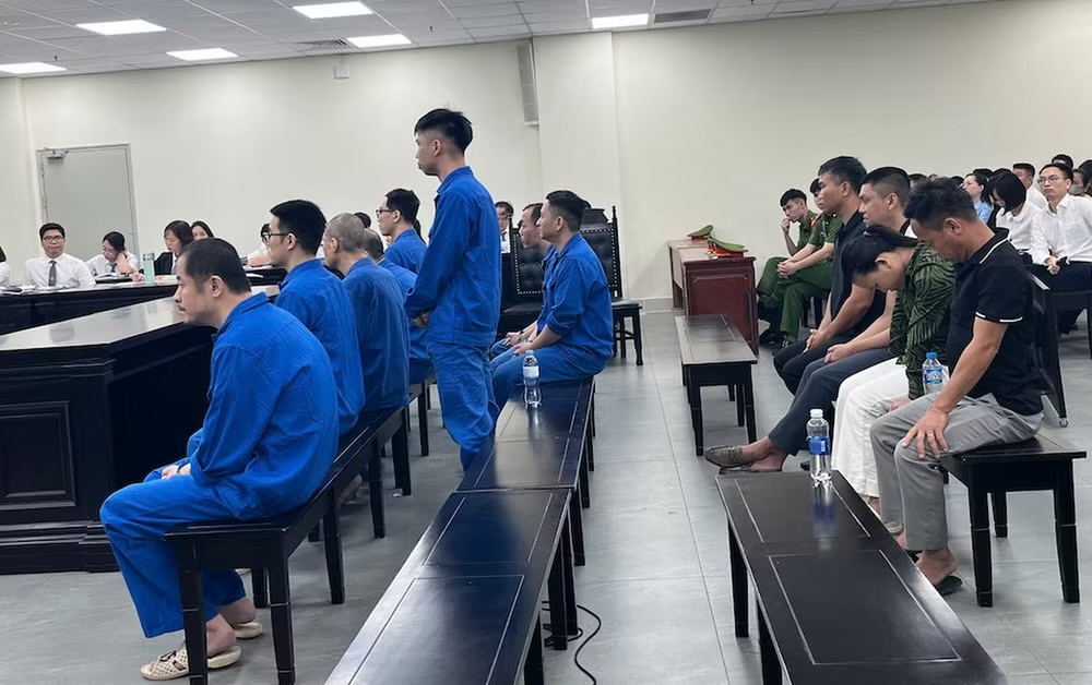 undefined Hà Nội: Lĩnh án 30 năm tù vì lừa đảo chiếm đoạt tiền từ thẻ Visa