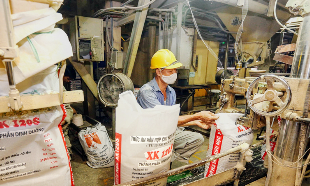 Giá nguyên liệu đầu vào tăng mạnh khiến các doanh nghiệp sản xuất gặp khó Giá nguyên liệu đầu vào tăng mạnh khiến các doanh nghiệp sản xuất gặp khó