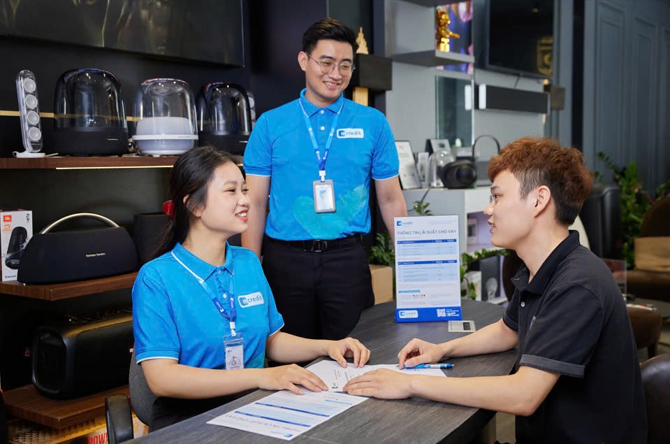 Lợi nhuận Mcredit bứt phá 82% năm 2025, các chỉ số an toàn thanh khoản duy trì tích cực