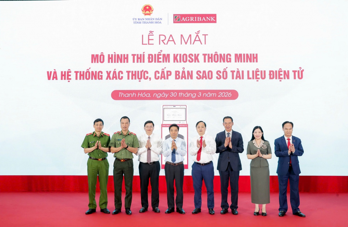 Agribank lan tỏa giá trị số từ Kiosk thông minh phục vụ hành chính công Agribank lan tỏa giá trị số từ Kiosk thông minh phục vụ hành chính công