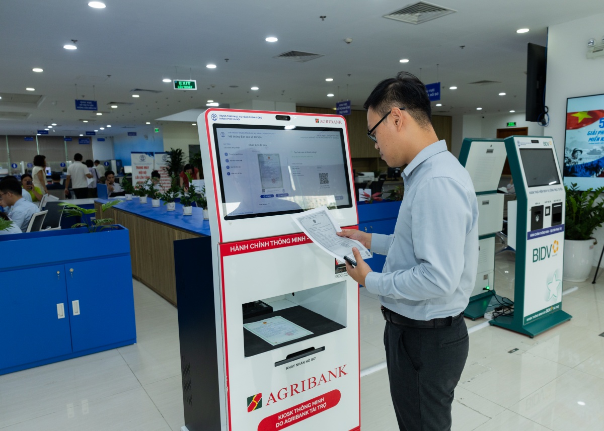 Agribank lan tỏa giá trị số từ Kiosk thông minh phục vụ hành chính công Agribank lan tỏa giá trị số từ Kiosk thông minh phục vụ hành chính công