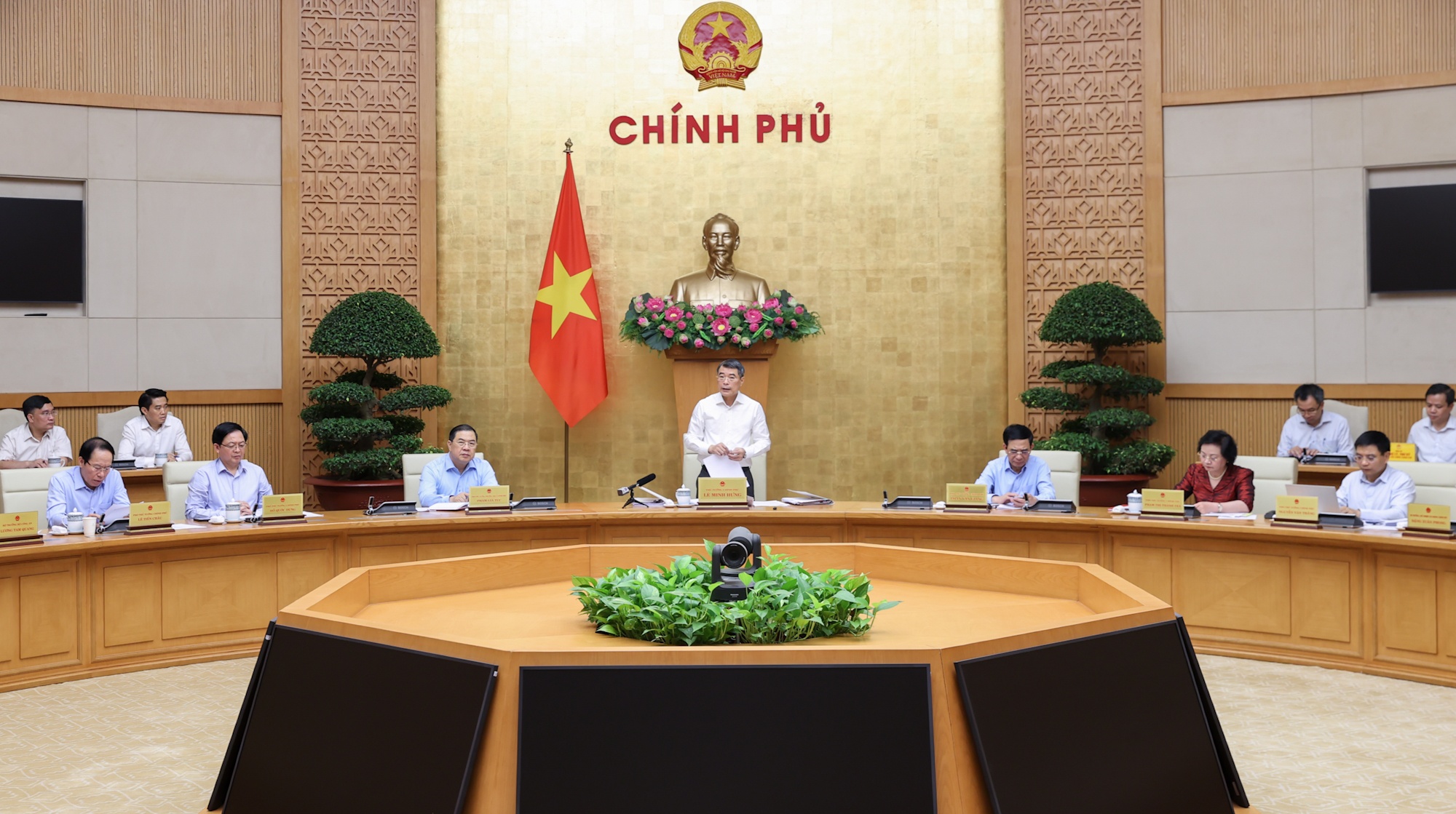 Phân công công tác của Thủ tướng Chính phủ và các Phó Thủ tướng Chính phủ Phân công công tác của Thủ tướng Chính phủ và các Phó Thủ tướng Chính phủ