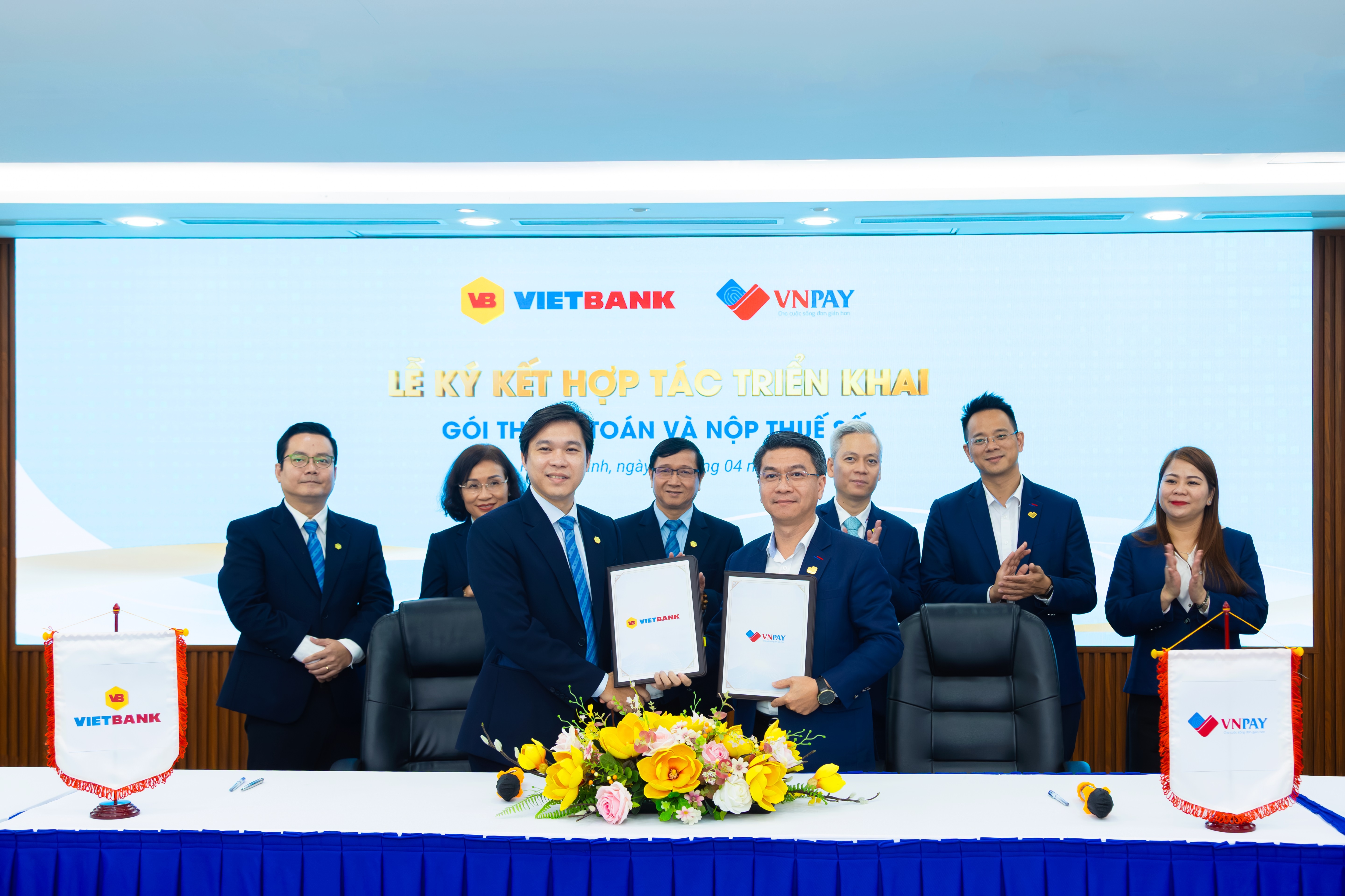 Vietbank và VNPAY ký kết hợp tác triển khai gói giải pháp “Thanh toán và Nộp thuế số” dành cho hộ kinh doanh và doanh nghiệp