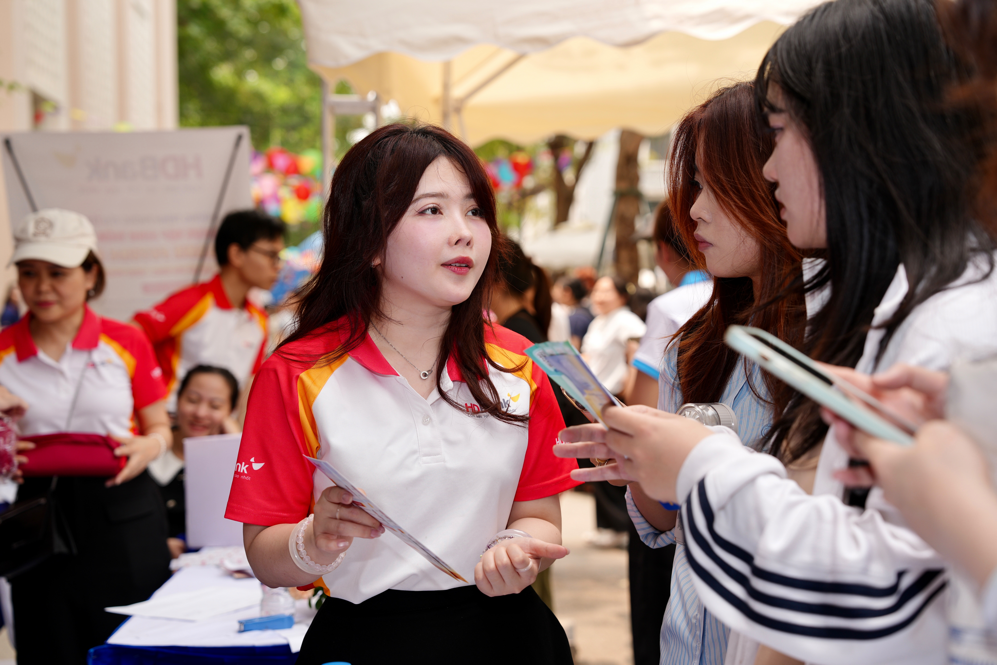 Hội chợ việc làm - Cầu nối nhân lực 2026: Mở rộng cơ hội kết nối sinh viên với nhà tuyển dụng Hội chợ việc làm - Cầu nối nhân lực 2026: Mở rộng cơ hội kết nối sinh viên với nhà tuyển dụng